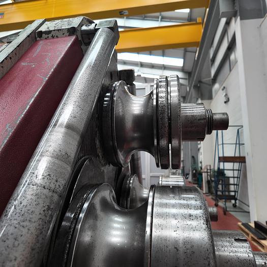 Used AKYAPAK 100 shaft section roller (morgan rushworth)