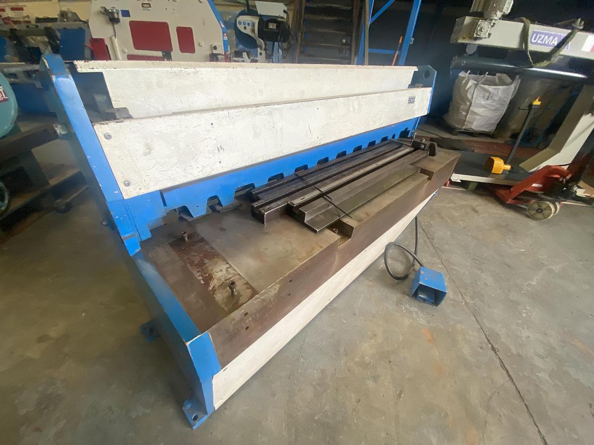 Used EDWARDS Direct Drive 1270mm x 3.2mm guillotine