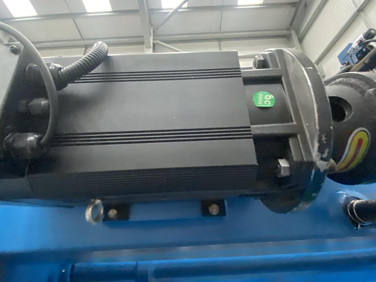 Used EDWARDS PEARSON EPT CNC ECO 3m x 135 ton Press brake