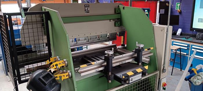 Used GUIFIL PE2030 CNC 2m x 30 ton Hydraulic Press Brake