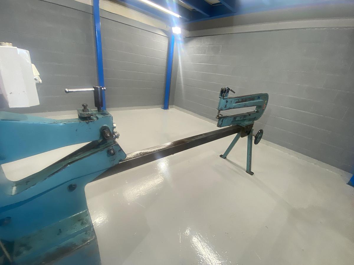 Used FROST type 468 circle cutting machine