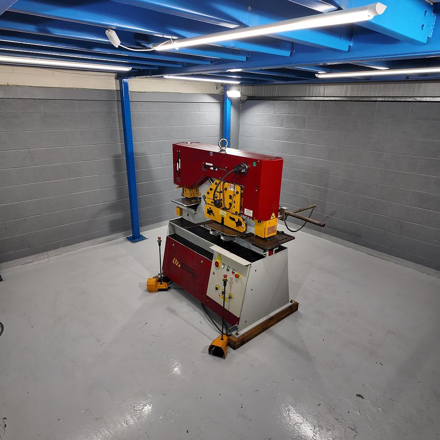 Used Morgan Rushworth Sahinler 70 ton 2 cylinder 5 station steelworker