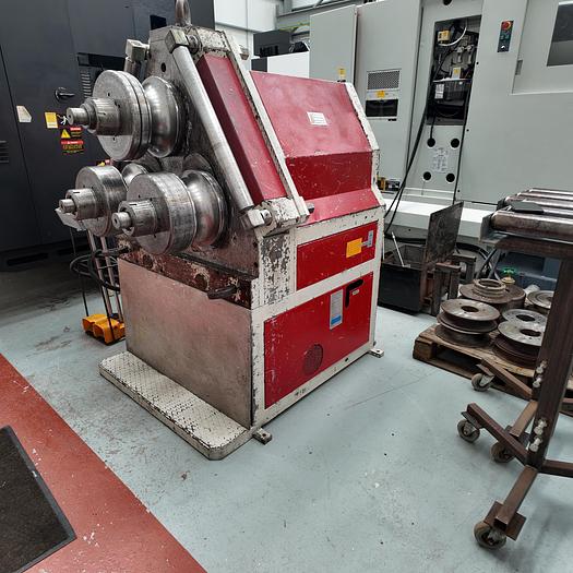 Used AKYAPAK 100 shaft section roller (morgan rushworth)