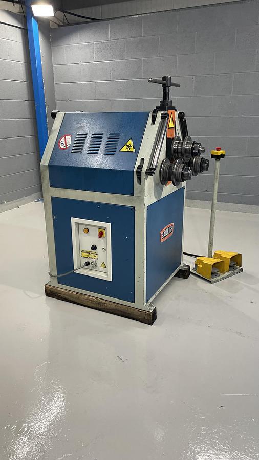 Used BAILEIGH M55 power 240 volt section rollers