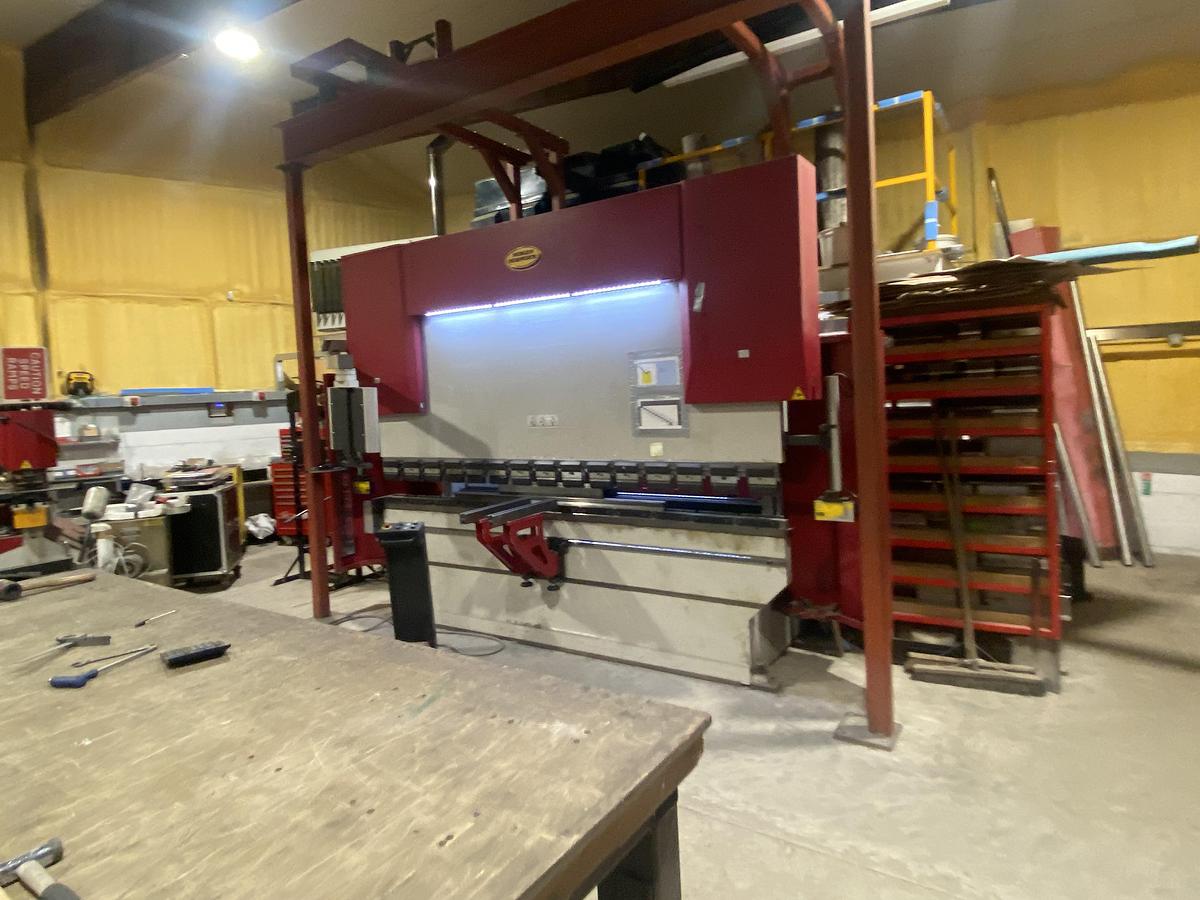 Used Morgan Rushworth APHS 31160    3m x 160 ton CNC press brake