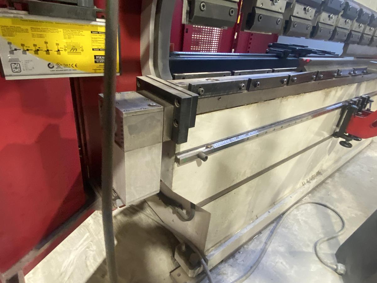 Used Morgan Rushworth APHS 31160    3m x 160 ton CNC press brake