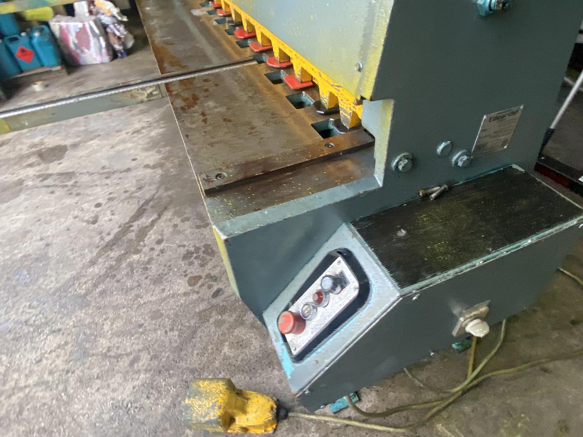 Used EDWARDS Direct Drive 2500mm x 3.25 mechanical guillotine 