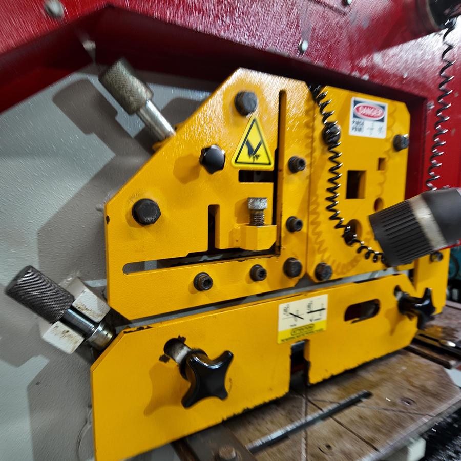 Used Morgan Rushworth Sahinler 70 ton 2 cylinder 5 station steelworker