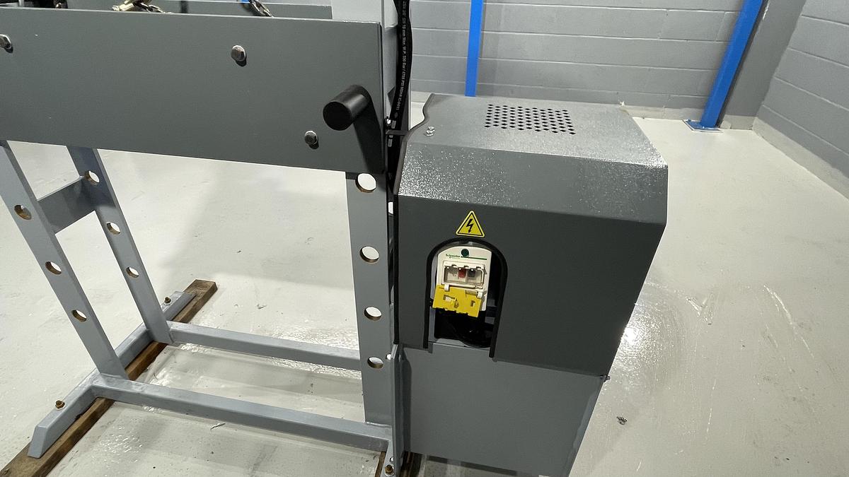 UZMA 30 TON Hydraulic heavy Duty workshop press