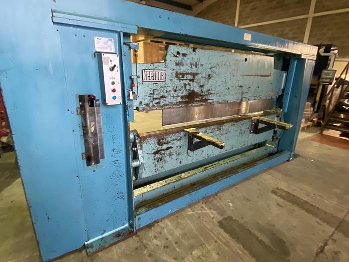 Used Keetona Hydroform   3mm x 2500mm Hydraulic folding machine
