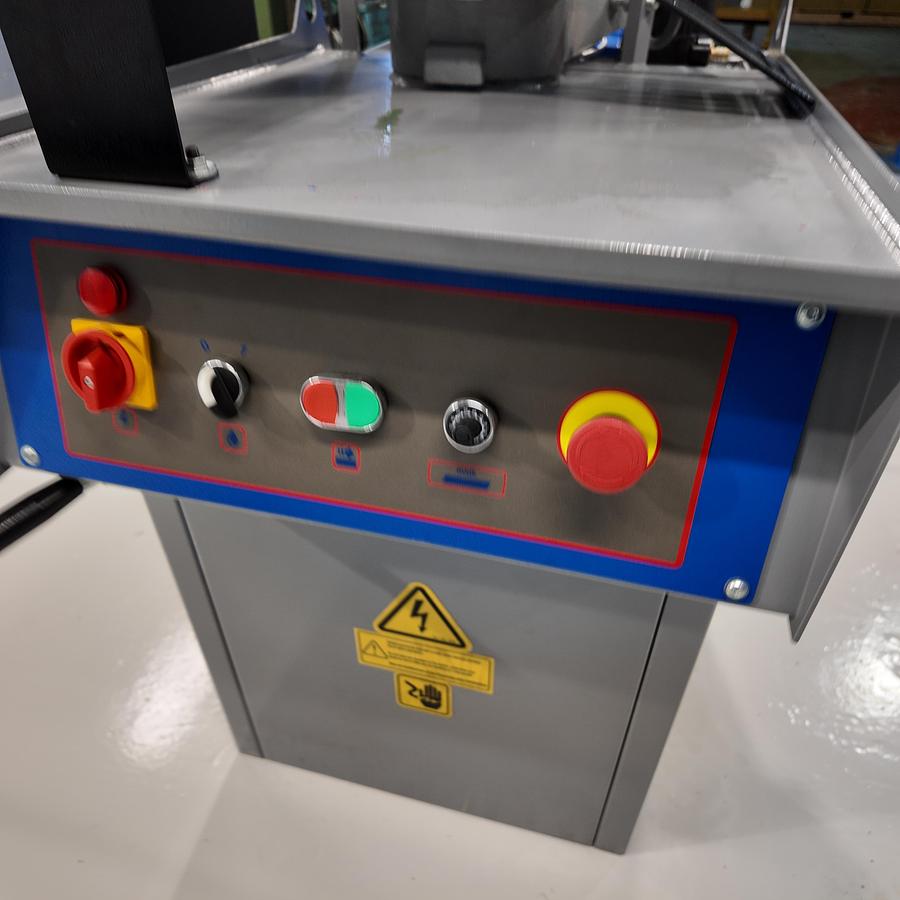 Mach cut PSM 220 240 volt Mitre Head Bandsaw