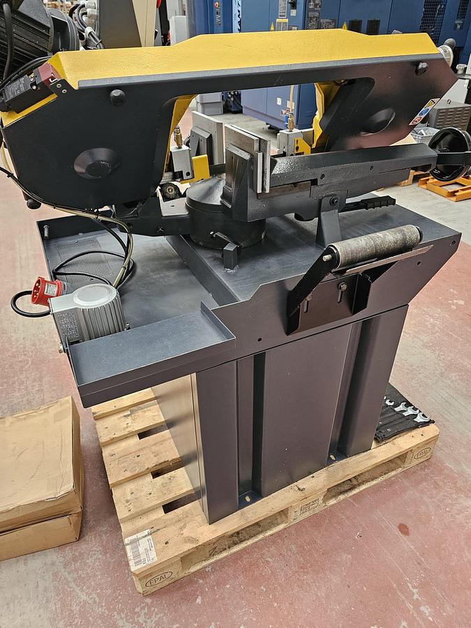 Used STERLING 280 Mitre Bandsaw