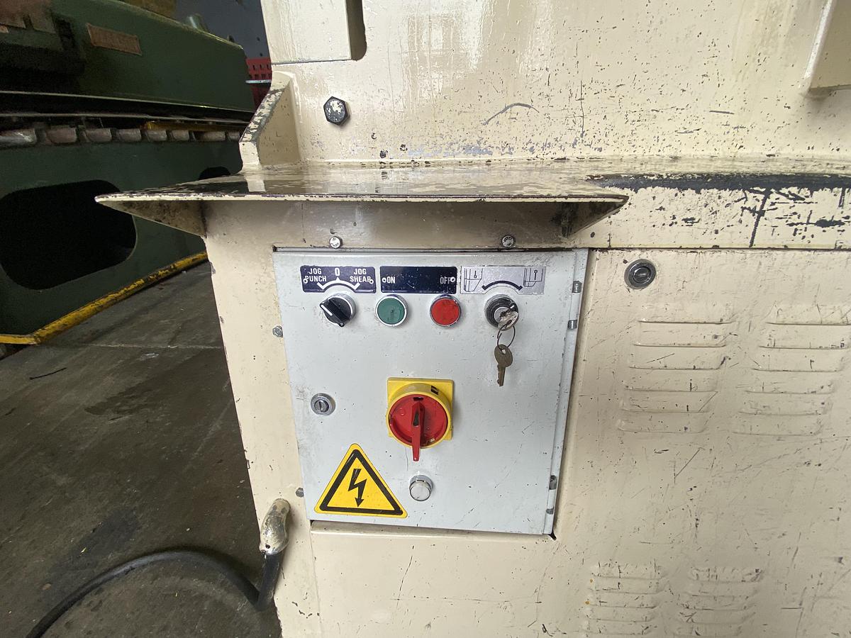 Used GEKA 70 s 5 station steelworker 70 ton Hydraulic