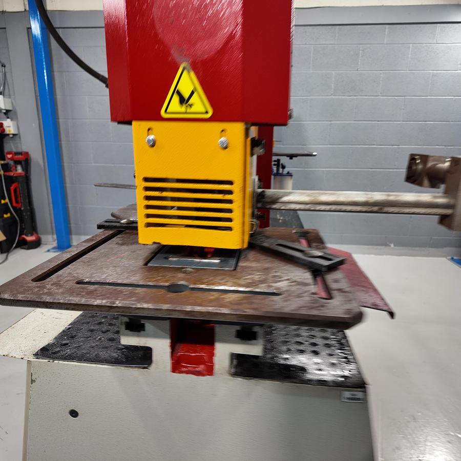 Used Morgan Rushworth Sahinler 70 ton 2 cylinder 5 station steelworker