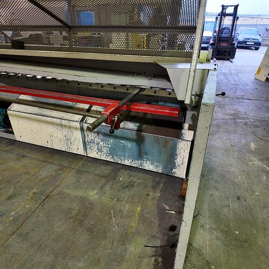 Used EDWARDS PEARSON 3m x 3mm Mechanical |Direct drive guillotine