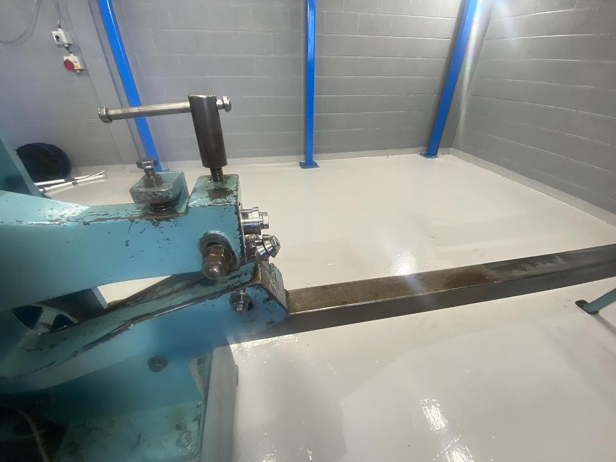 Used FROST type 468 circle cutting machine
