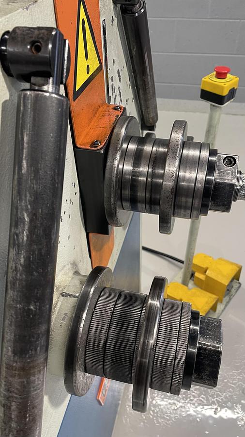 Used BAILEIGH M55 power 240 volt section rollers