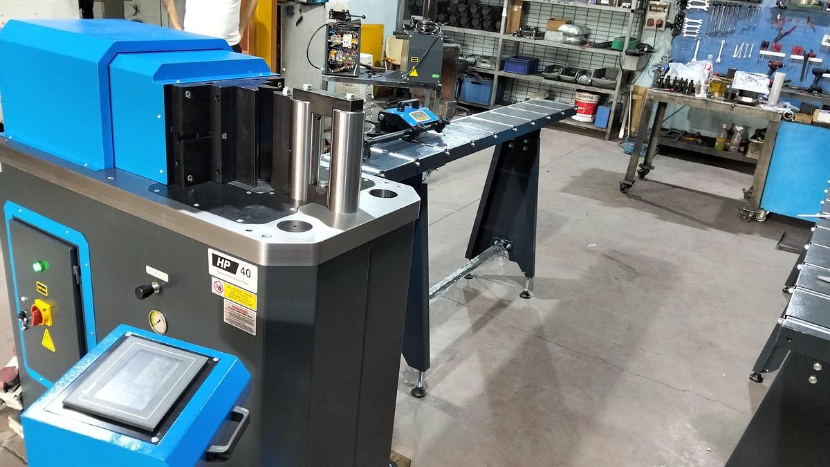 Roller conveyor with Digital stop