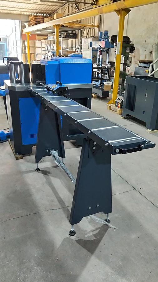 Roller conveyor with Digital stop
