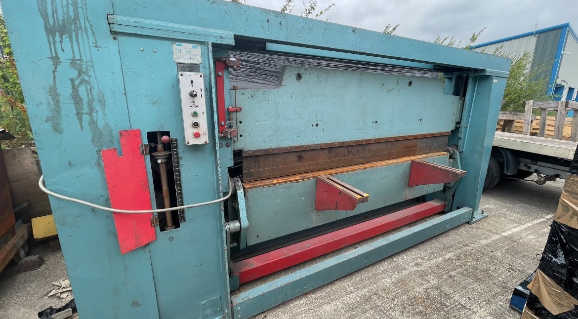 Used Keetona Hydroform   3mm x 2500mm Hydraulic folding machine