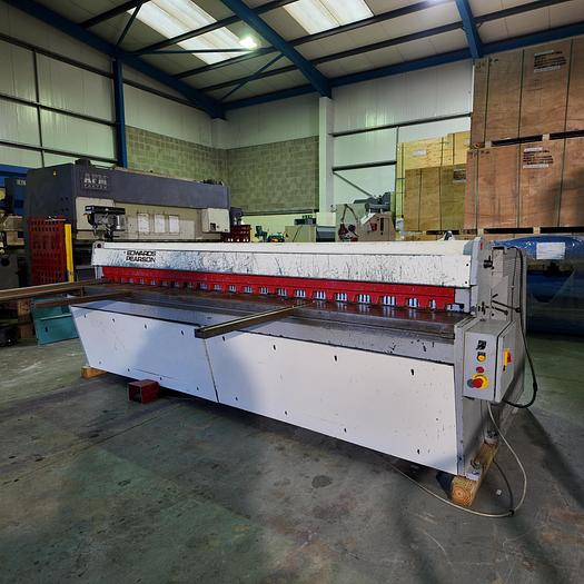 Used EDWARDS PEARSON 3m x 3mm Mechanical |Direct drive guillotine