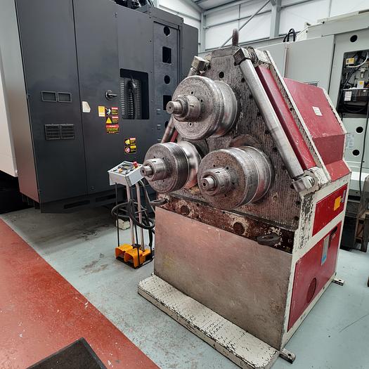 Used AKYAPAK 100 shaft section roller (morgan rushworth)