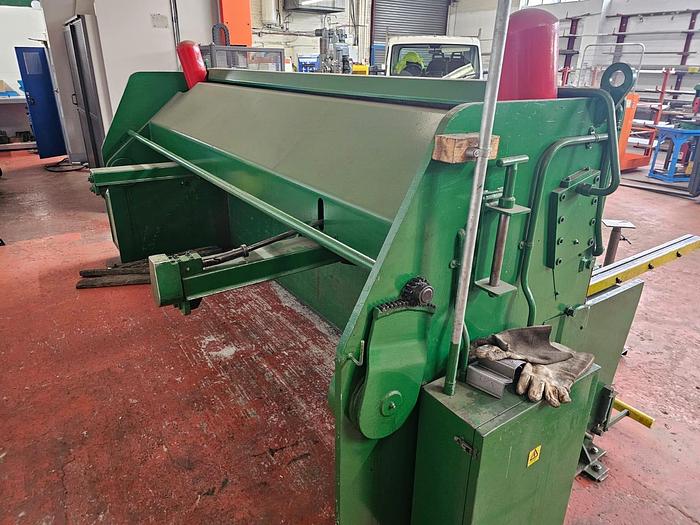 Used Pearson 3m x 6mm Hydraulic guillotine