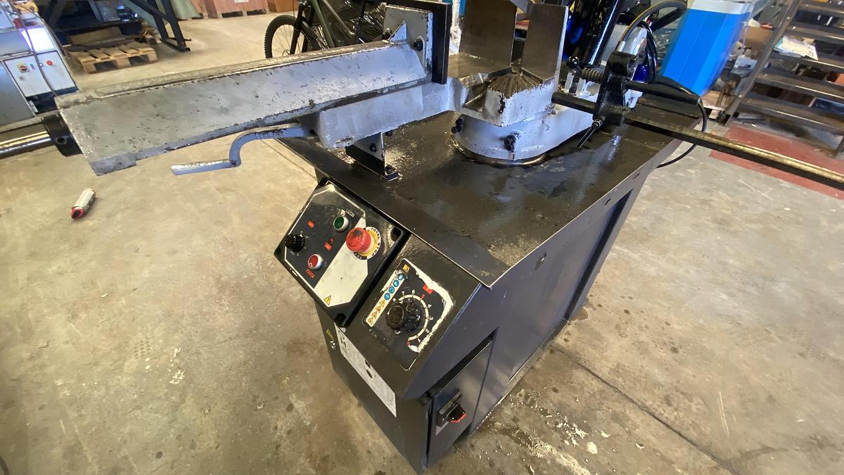 Used Pilious 250 ARG F 240 volt Mitre Saw
