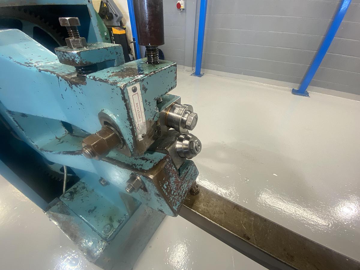 Used FROST type 468 circle cutting machine