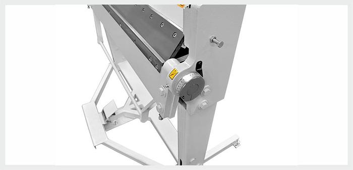 NEDMACH  SCM -PA  1270mm x 2mm Folding machine