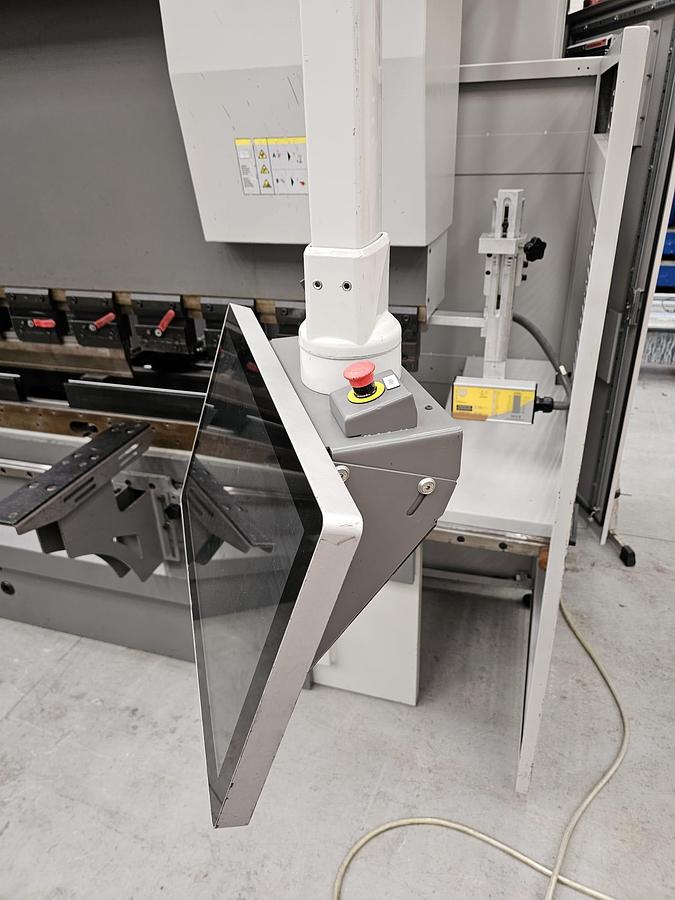 Used Bystronic Xact Smart  100 ton x 3m 6 axis cnc press brake