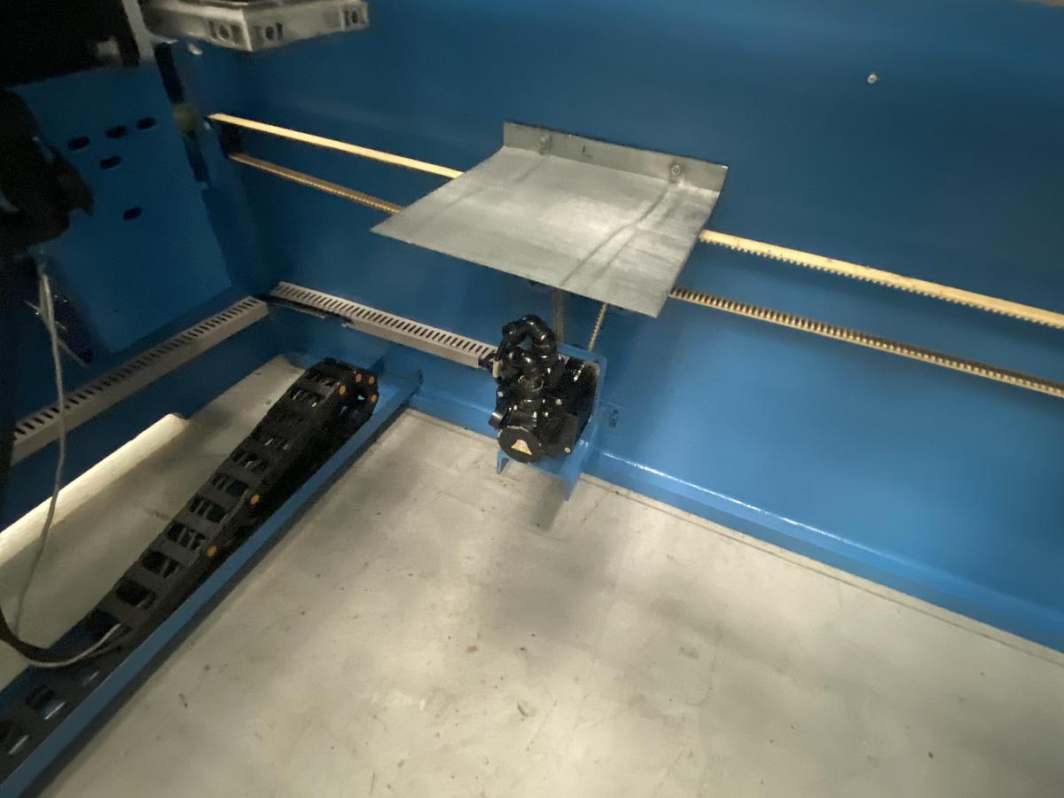 Used EDWARDS PEARSON EPT CNC ECO 3m x 135 ton Press brake