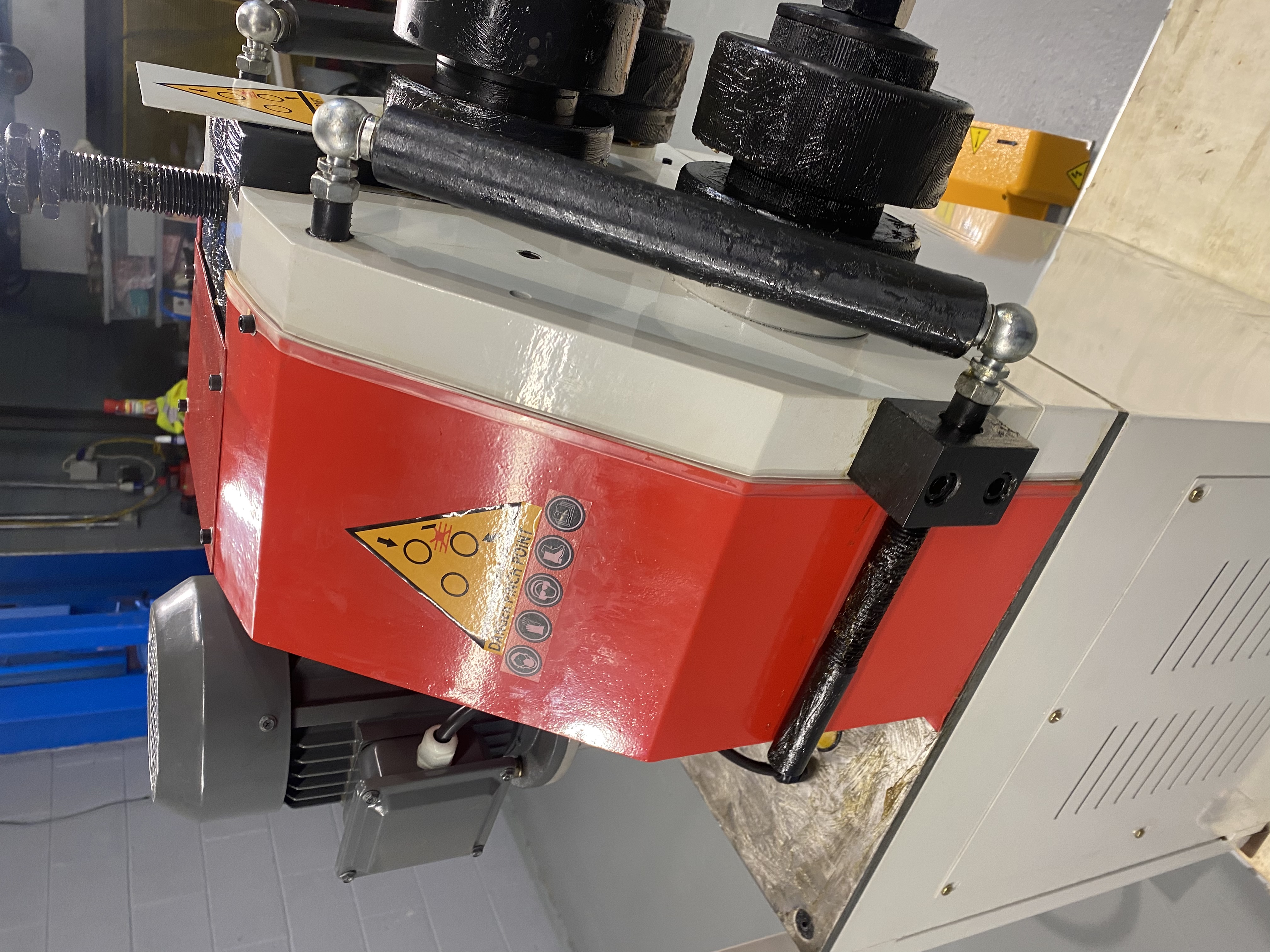 Mach roll 40/50 HV section rollers 240 v