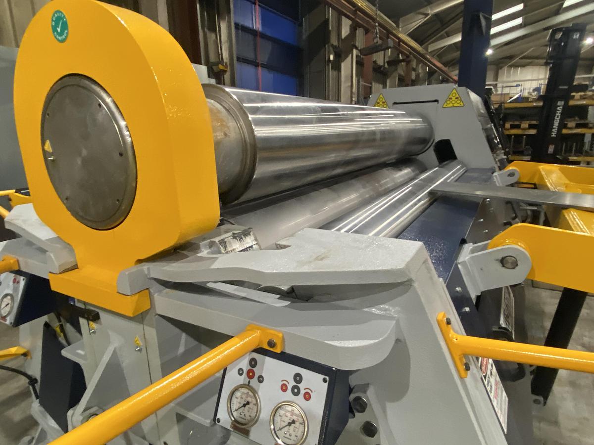 UZMA UHSS 4   4 roll Hydraulic Bending Roll