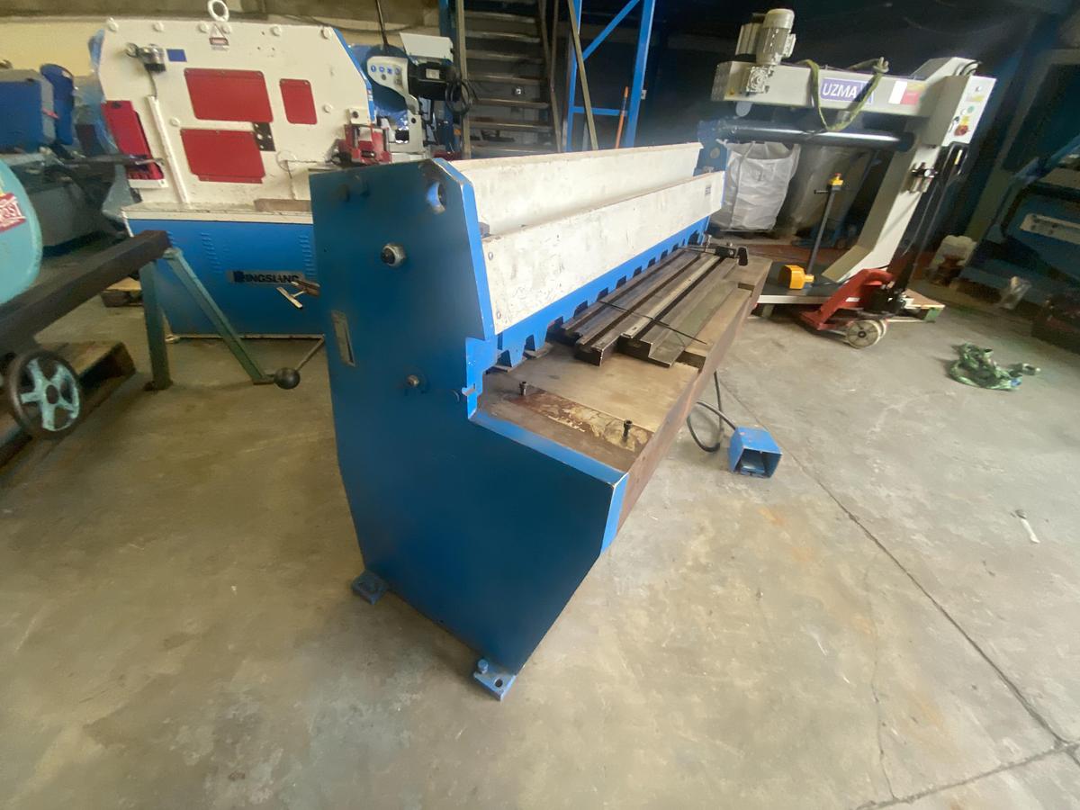 Used EDWARDS Direct Drive 1270mm x 3.2mm guillotine
