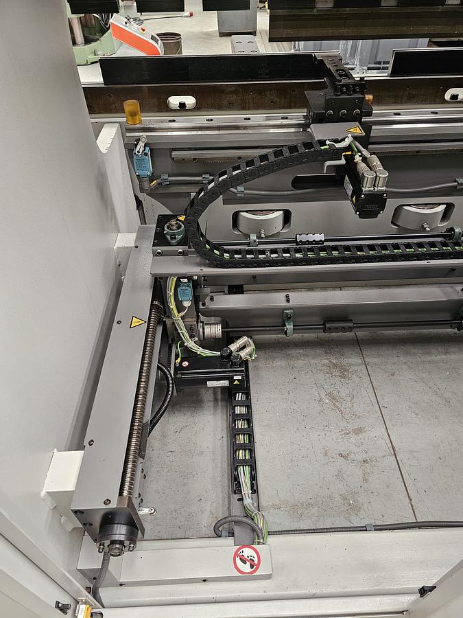 Used Bystronic Xact Smart  100 ton x 3m 6 axis cnc press brake