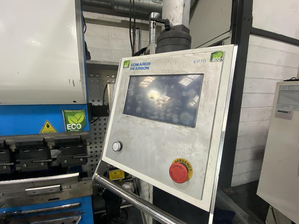 Used EDWARDS PEARSON EPT CNC ECO 3m x 135 ton Press brake