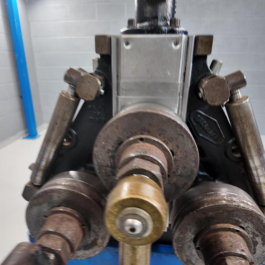 Used ERCOLINA CE40 MR3   3 roll driven 40mm shaft section roller