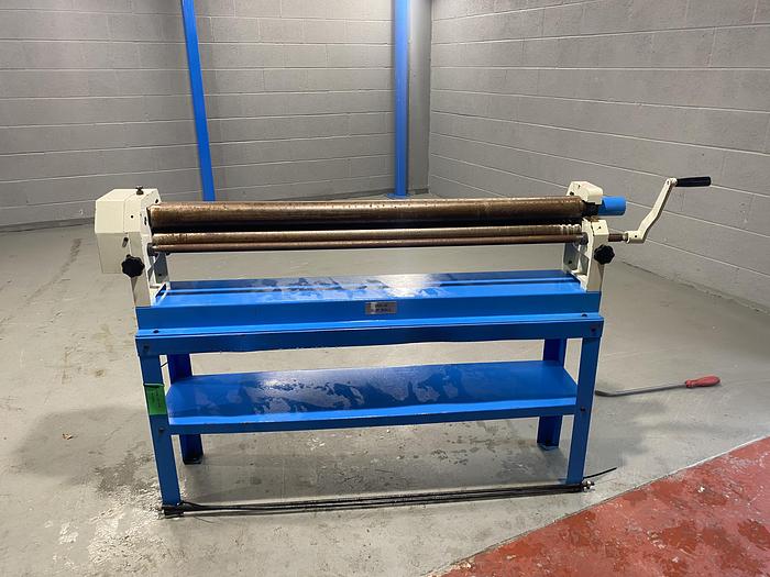 Used Mach roll 1300mm x 75mm Hand operated bending roller