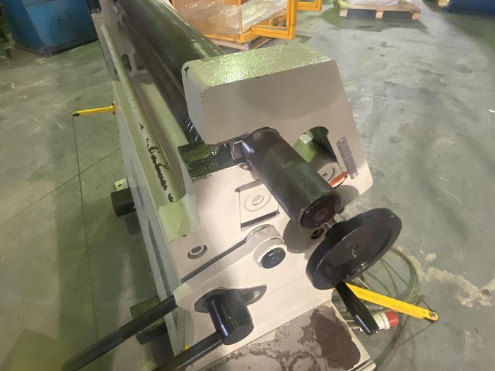 Used SAHINLER MODEL RM 1050mm x 90mm Power bending rollers