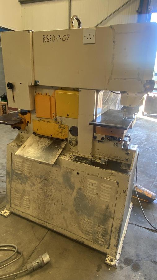 Used GEKA 55 5 station Hydraulic steelworker