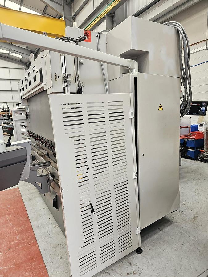 Used Bystronic Xact Smart  100 ton x 3m 6 axis cnc press brake