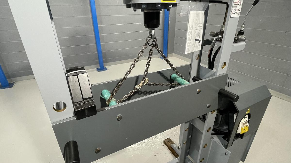 UZMA 30 TON Hydraulic heavy Duty workshop press
