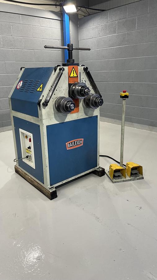 Used BAILEIGH M55 power 240 volt section rollers