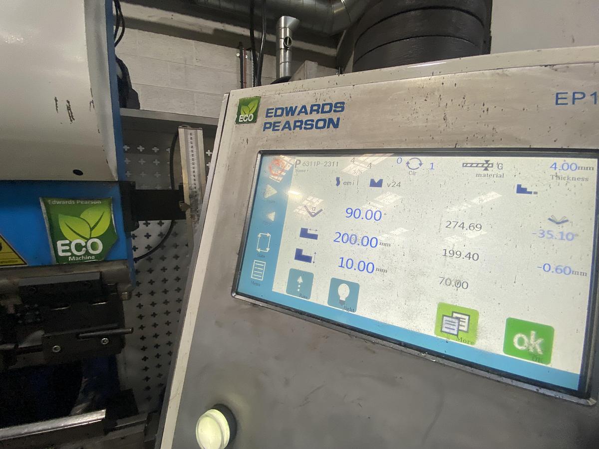 Used EDWARDS PEARSON EPT CNC ECO 3m x 135 ton Press brake