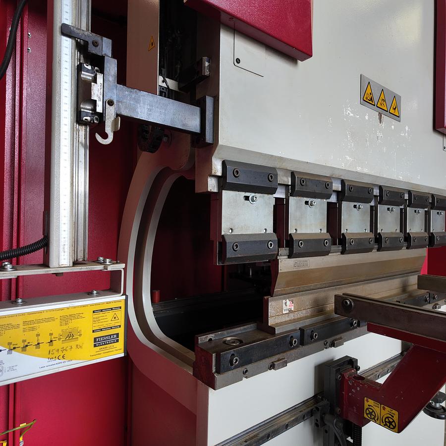 Used MORGAN RUSHWORTH BAYKAL 1250mm x 40 ton CNC press brake