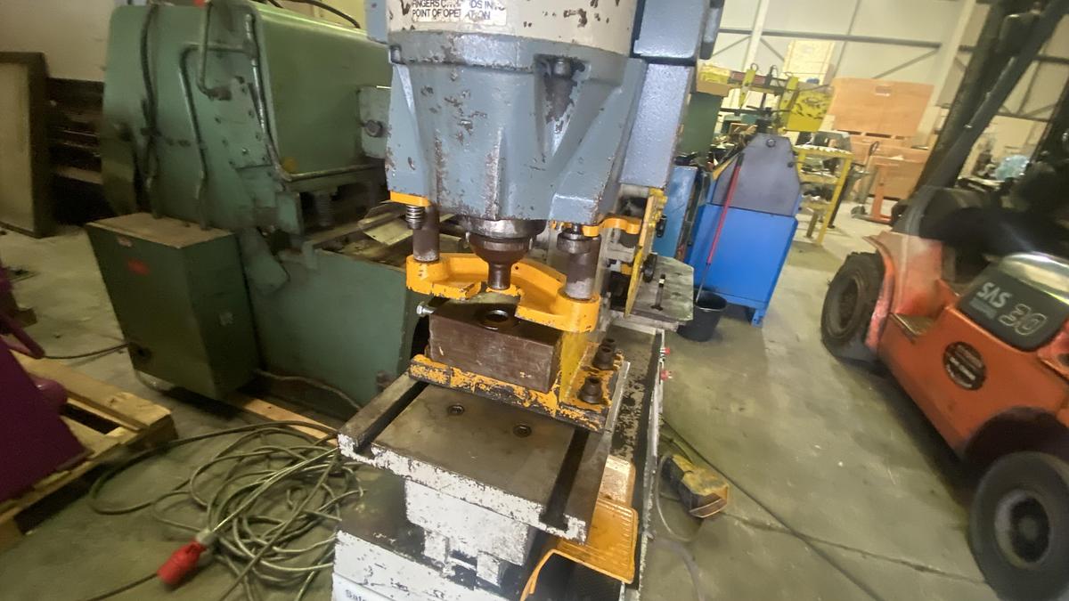 Used Kingsland Multi 70 5 station steelworker