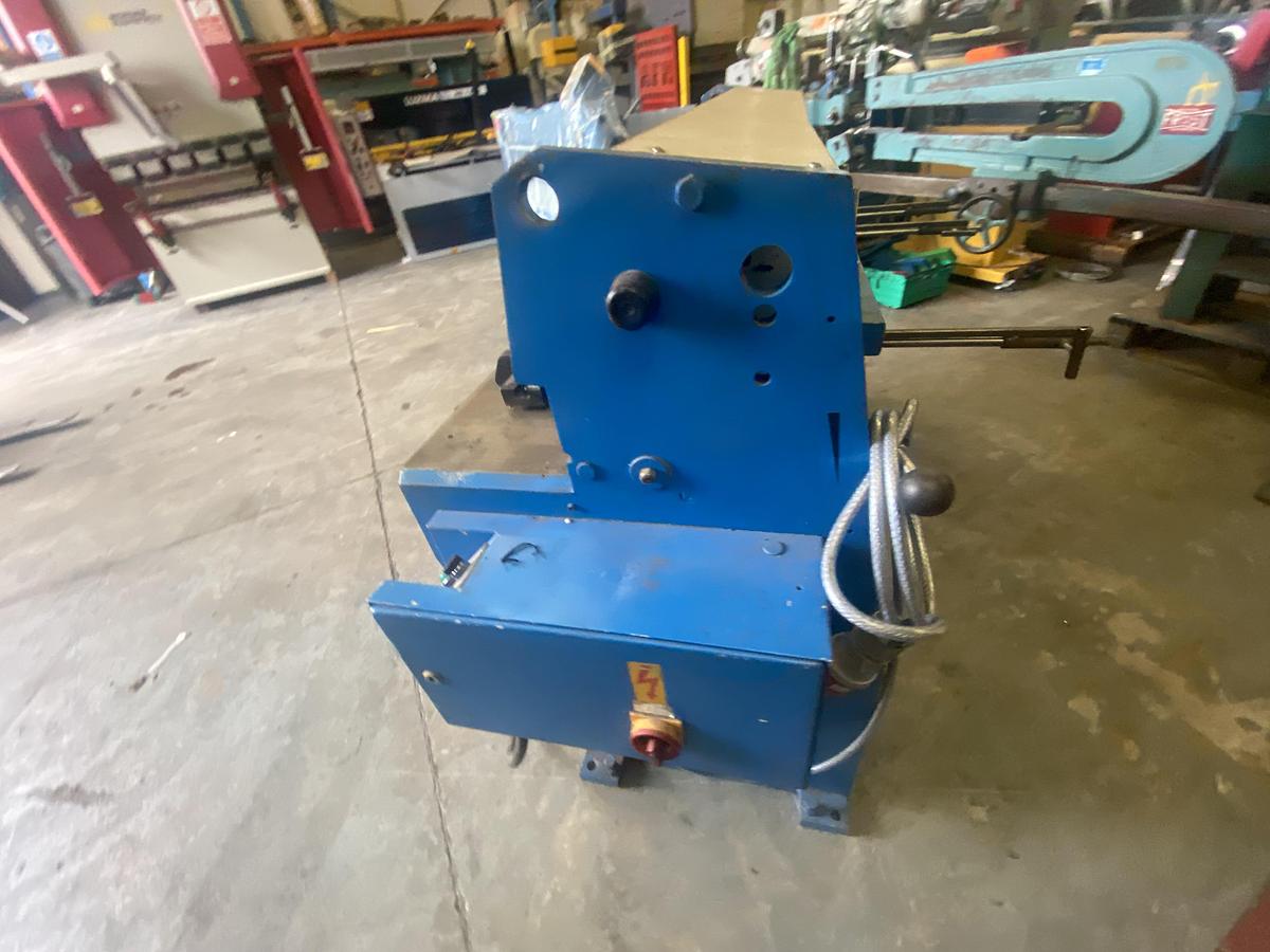 Used EDWARDS Direct Drive 1270mm x 3.2mm guillotine
