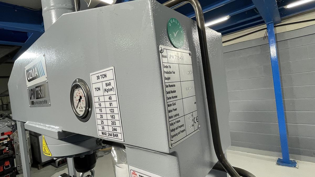 UZMA 30 TON Hydraulic heavy Duty workshop press