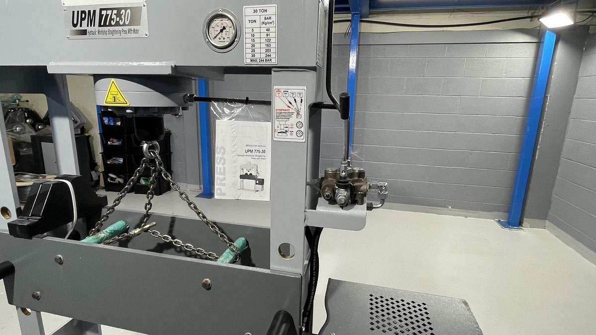 UZMA 30 TON Hydraulic heavy Duty workshop press